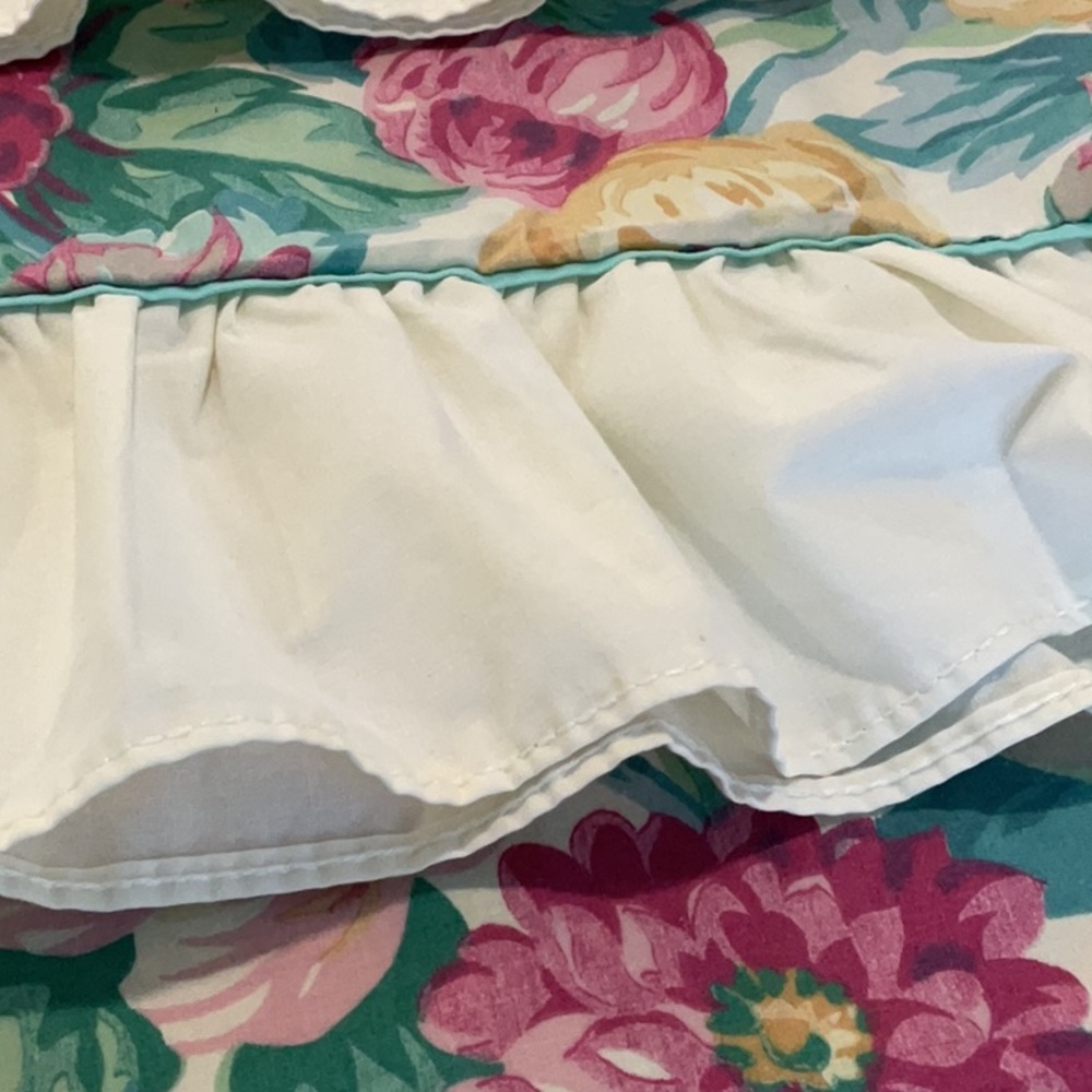 Springmaid 2 vintage pillowcases and twin bottom fitted sheet